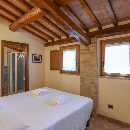 Stunning In Montebuono With Wifi בית נופש